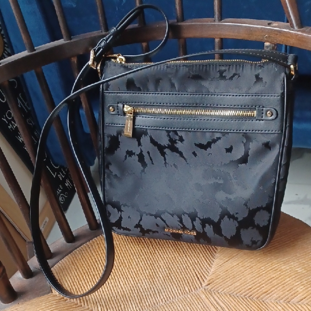 Michael Kors Navy Animal Textured Crossbody Bag EXC